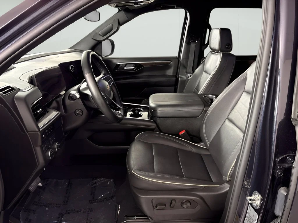 Used 2025 Dark Ash Metallic Chevrolet Premier image 29