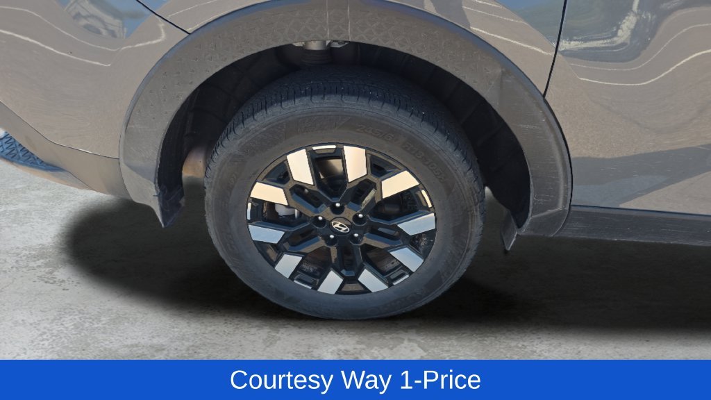 Used 2025 Gray Hyundai SEL image 12