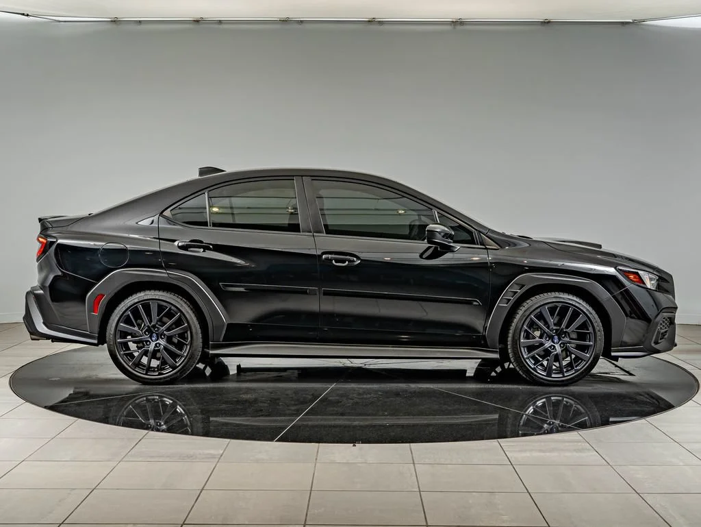 Used 2025 Crystal Black Silica Subaru Premium image 4