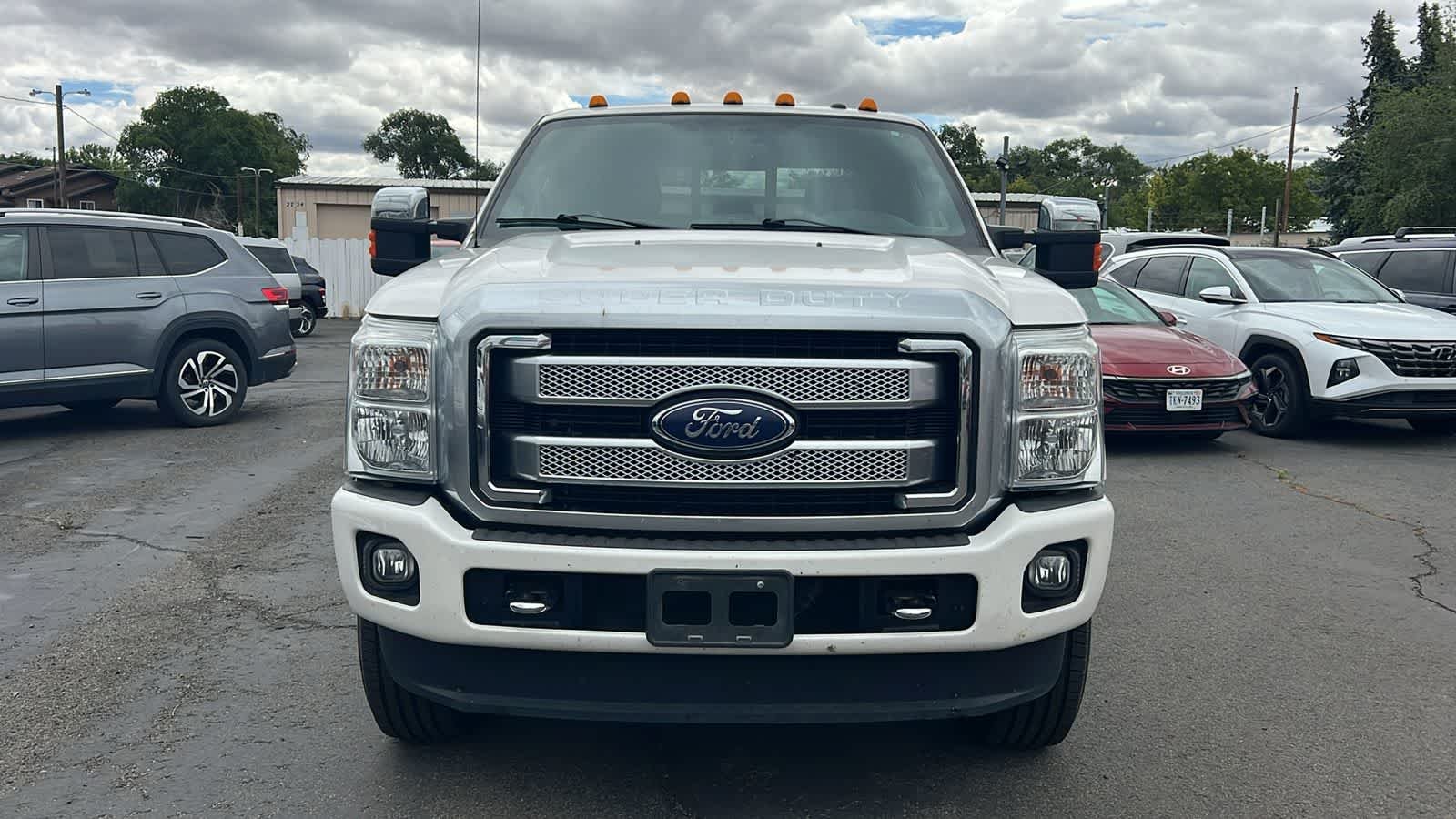 Used 2015 White Platinum Metallic Tri-Coat Ford Platinum image 2