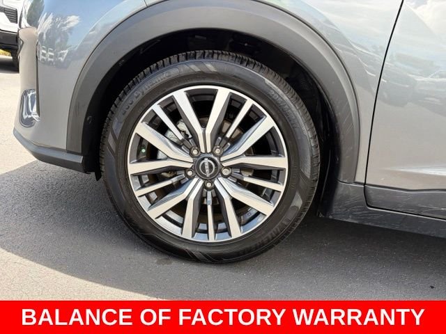 Used 2023 Gray Nissan SV image 9