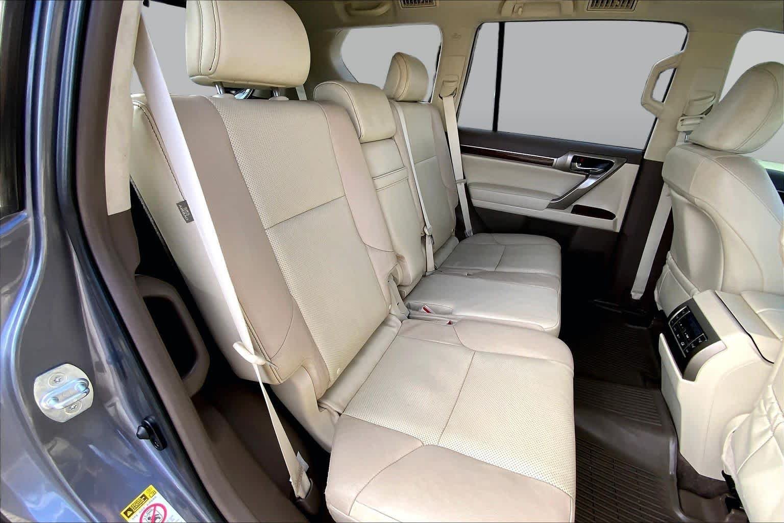 Used 2019 Nebula Gray Pearl Lexus Premium image 17
