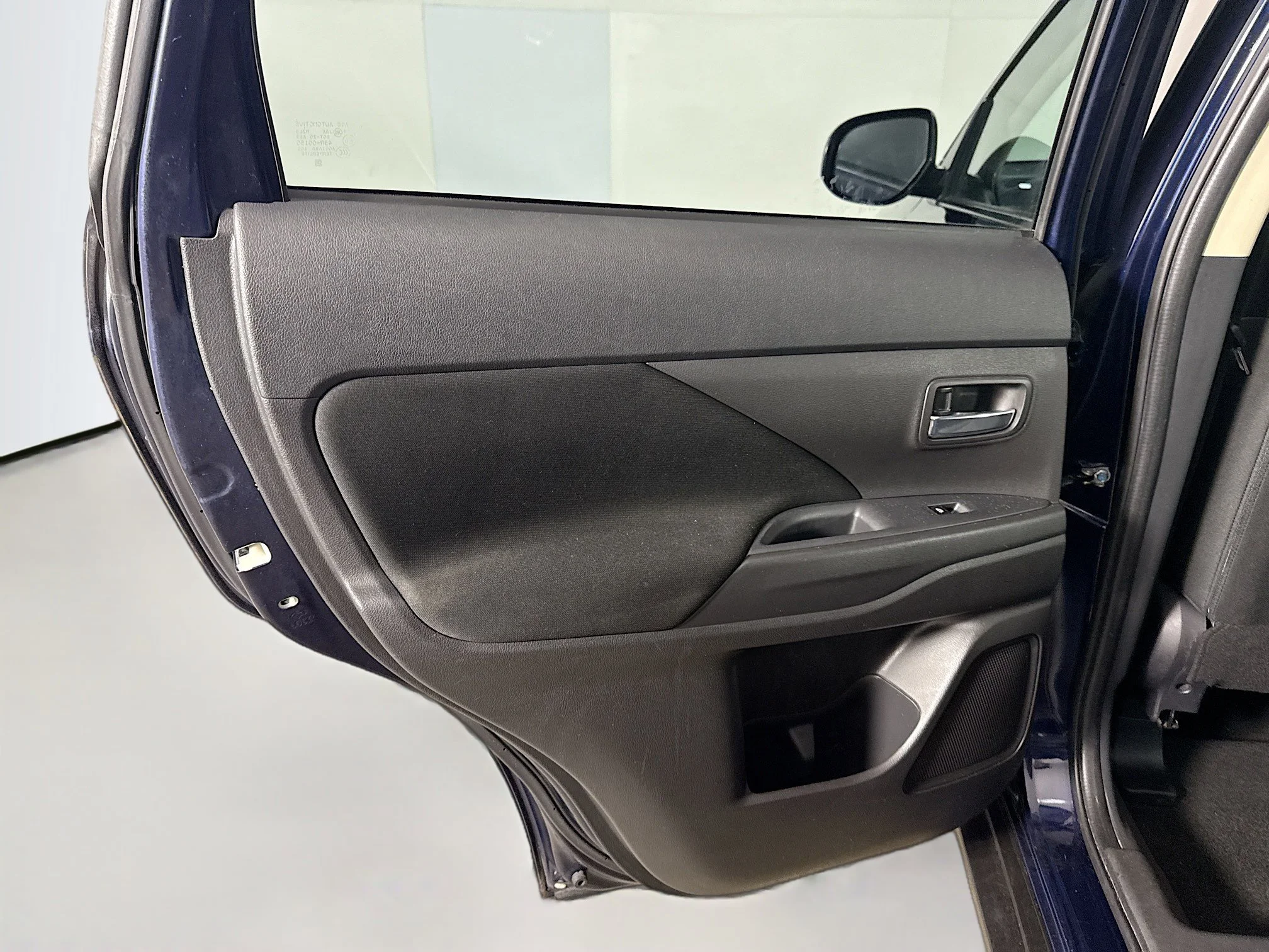Used 2020 Cosmic Blue Metallic Mitsubishi ES image 21