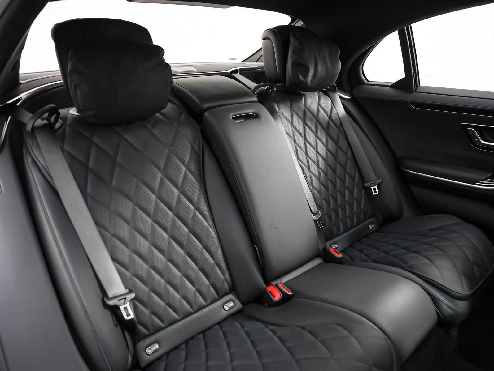 New 2026 MANUFAKTUR Moonlight White Metallic Mercedes-Benz S 580 image 10