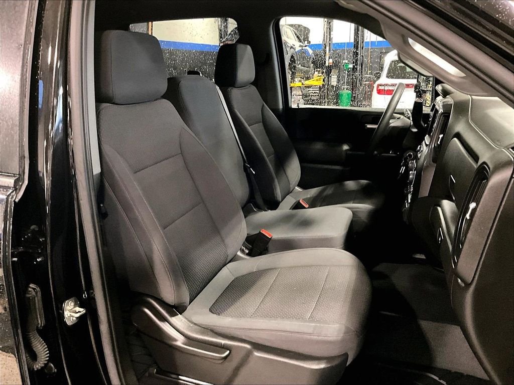 Used 2022 Black Chevrolet Custom image 11