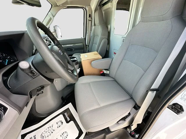 New 2026 Oxford White Ford Base image 14