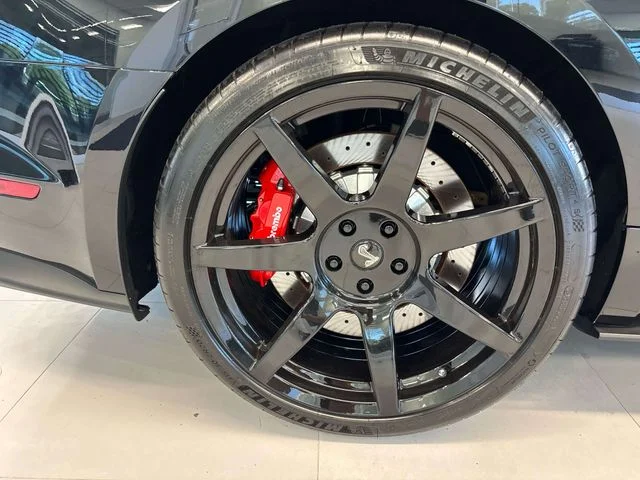 Used 2017 Black Ford Shelby GT350 image 28