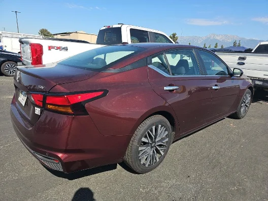 Used 2024 Red Nissan 2.5 SV image 5