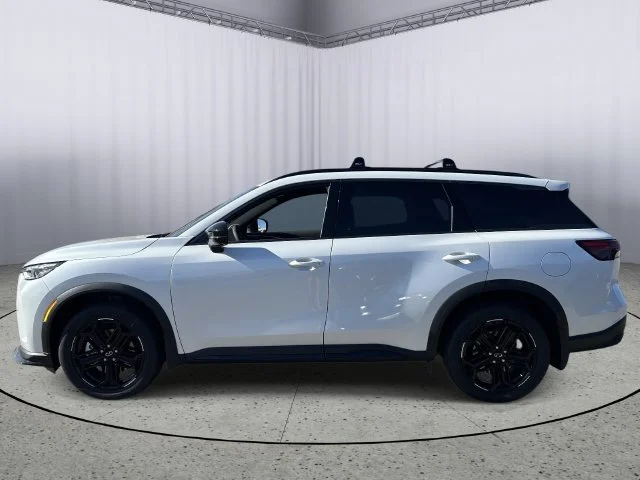 New 2027 RADIANT WHITE INFINITI Sport AWD image 3