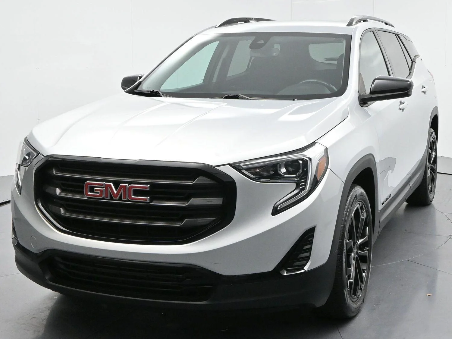 Used 2021 Quicksilver Metallic GMC SLE image 3