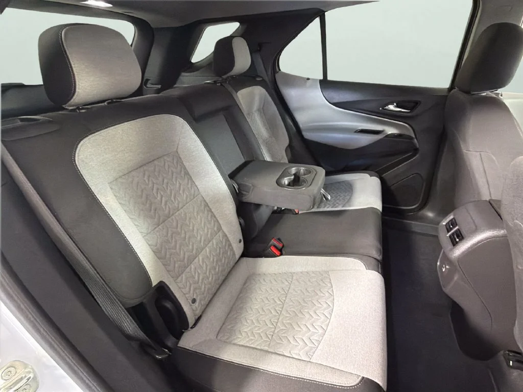 Used 2022 SUMMIT WHITE Chevrolet LT image 30