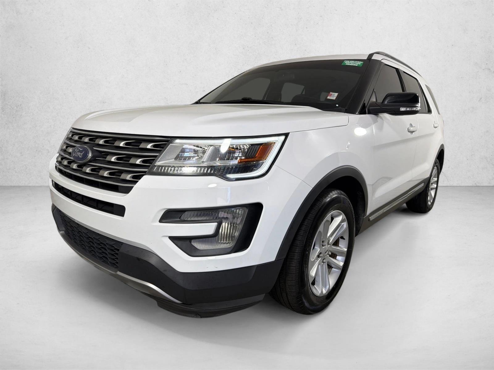 Used 2017 Oxford White Ford XLT image 7