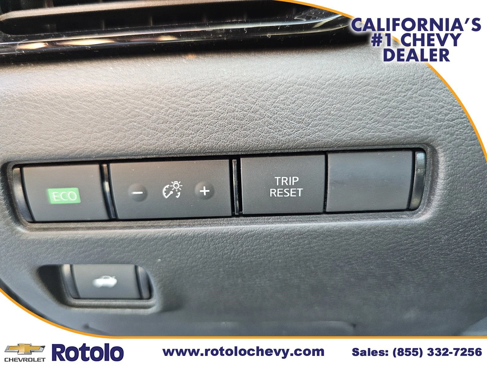 Used 2025 Rosewood Metallic Nissan SV image 20