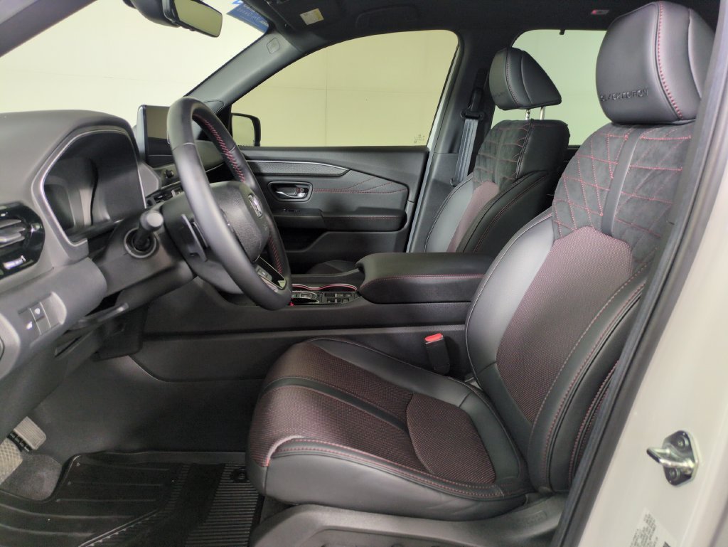 2026 Honda Pilot Black Edition - Photo 14