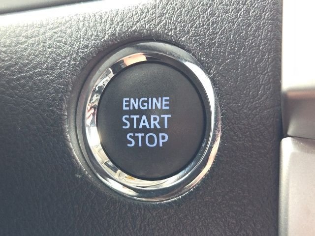 Used 2020 White Toyota SR5 Premium image 30