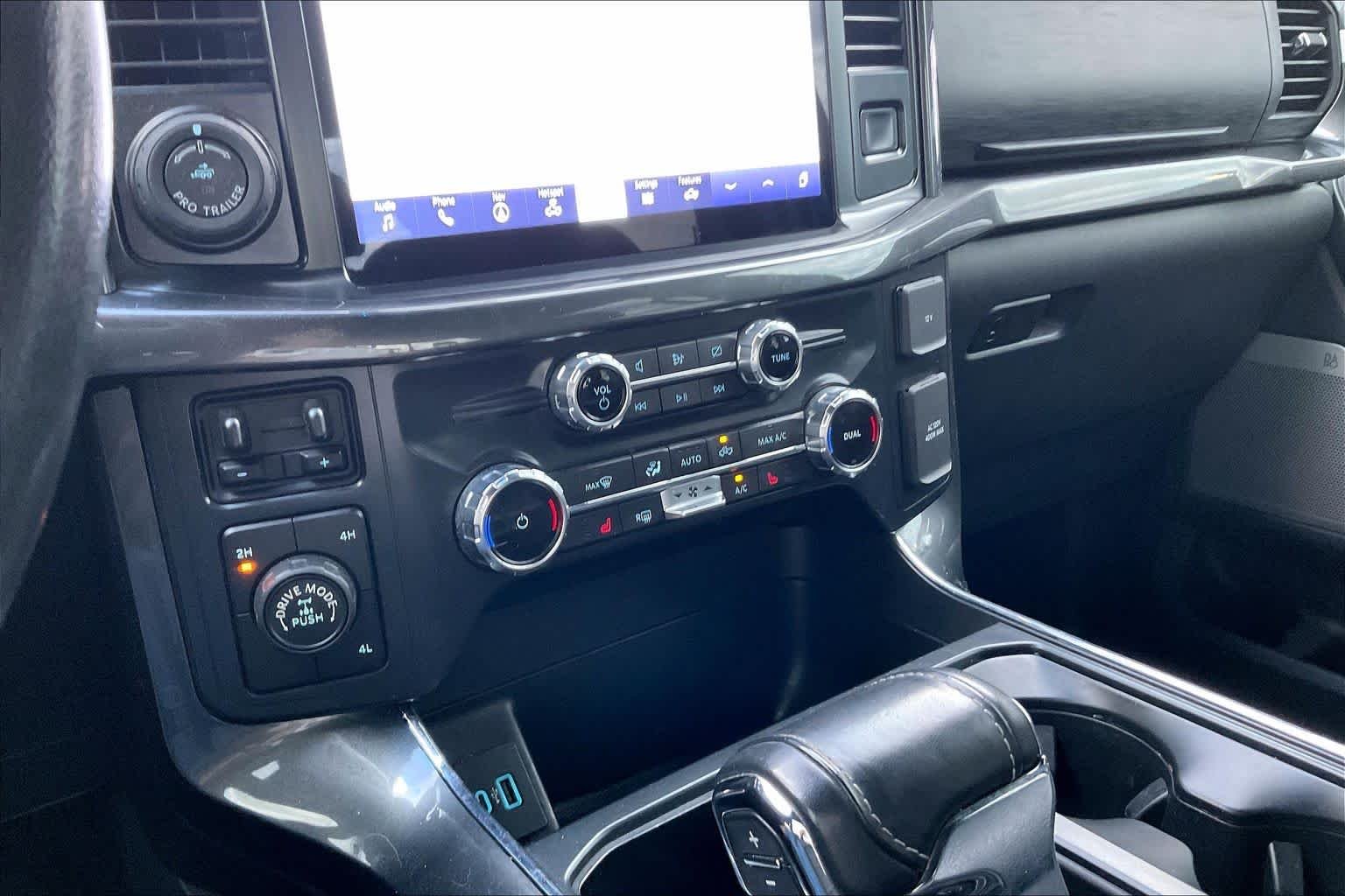Used 2022 Atlas Blue Metallic Ford XLT image 32