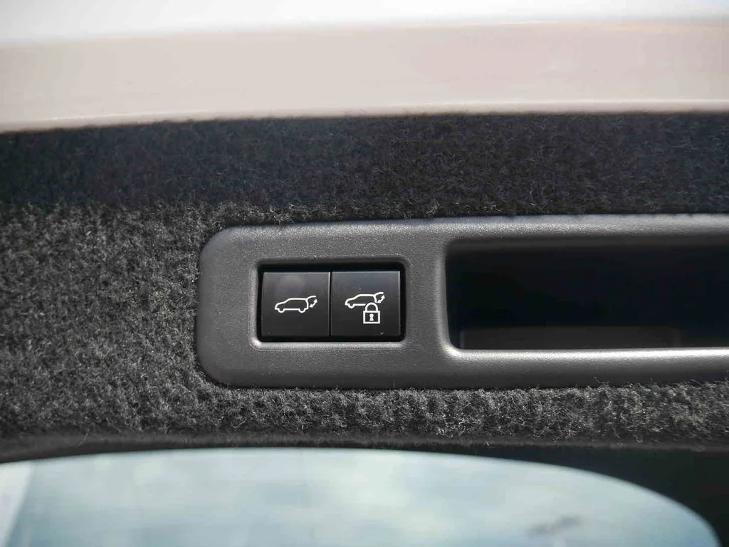 Used 2022 White Lexus 450h image 10