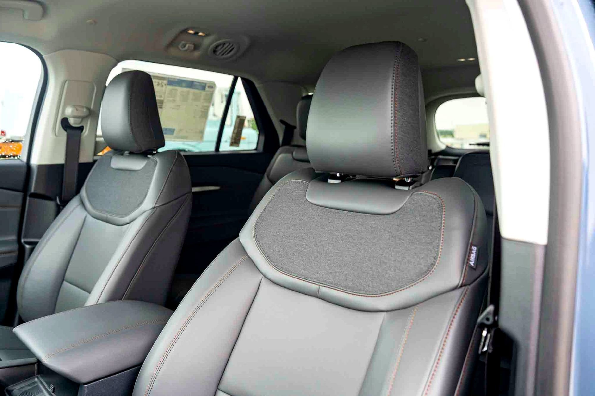New 2026 Vapor Blue Metallic Ford Active image 9