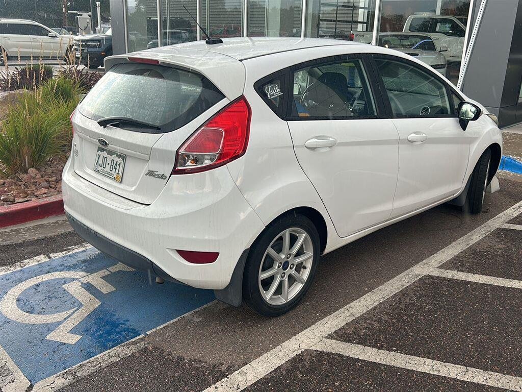 Used 2015 Oxford White Ford SE image 7