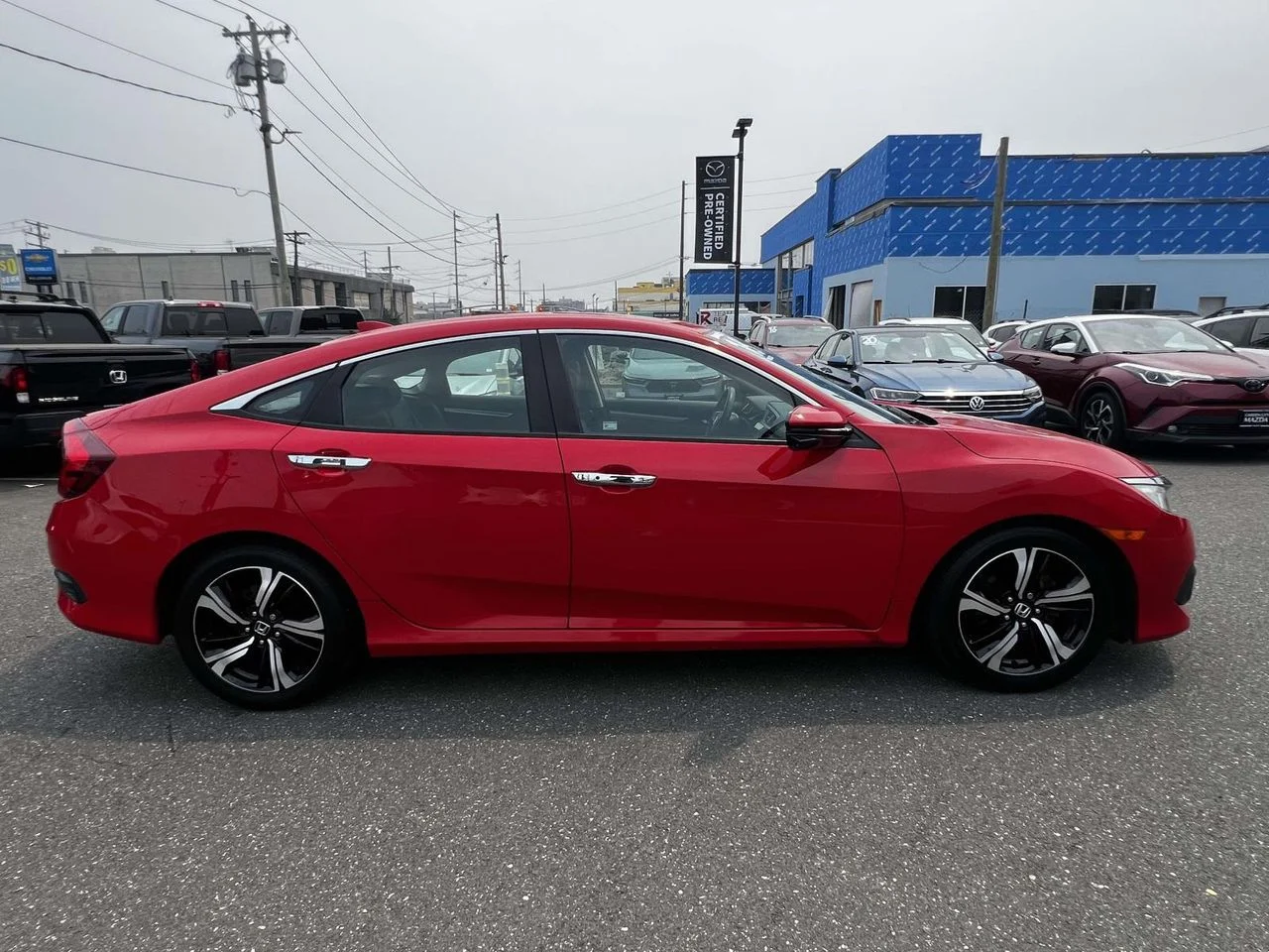 Used 2016 Red Honda Touring image 4