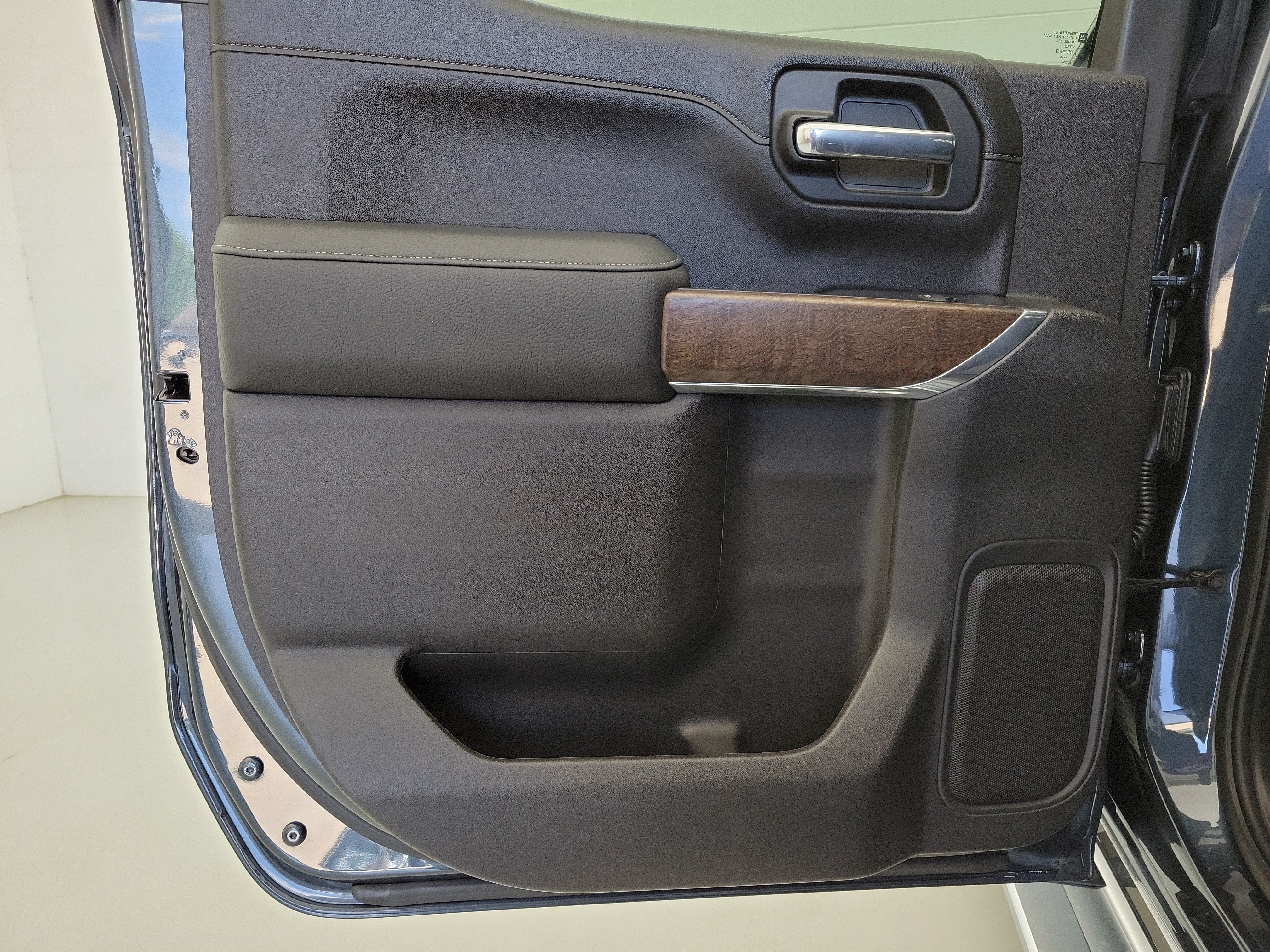 Used 2020 Dark Sky Metallic GMC Denali image 14