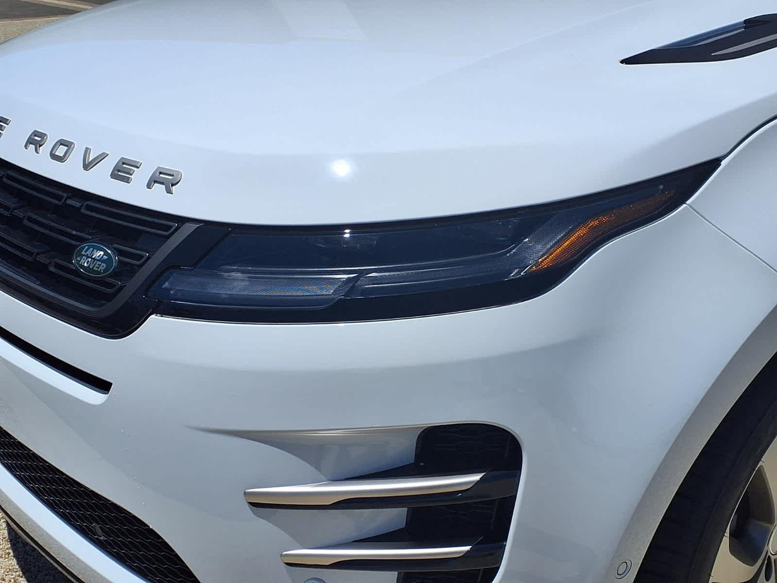 New 2026 Fuji White Land Rover Hoxton Edition image 7