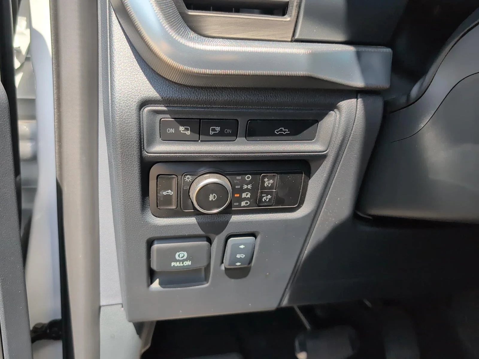 Used 2024 Oxford White Ford LARIAT image 35
