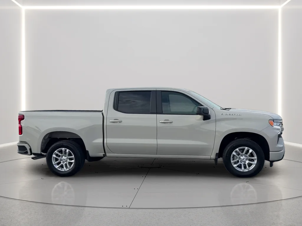 Used 2026 White Chevrolet RST image 4