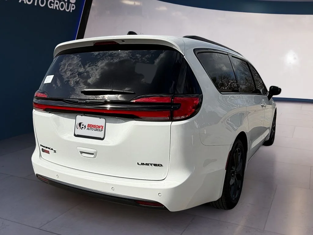 New 2026 White Chrysler Limited image 5