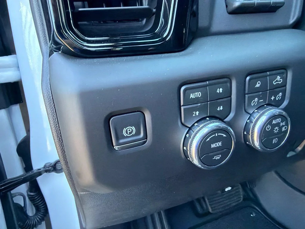New 2026 Summit White GMC AT4 image 16