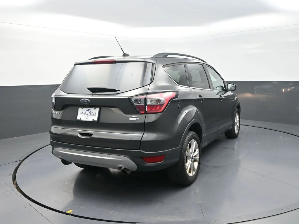 Used 2018 Gray Ford SE image 11