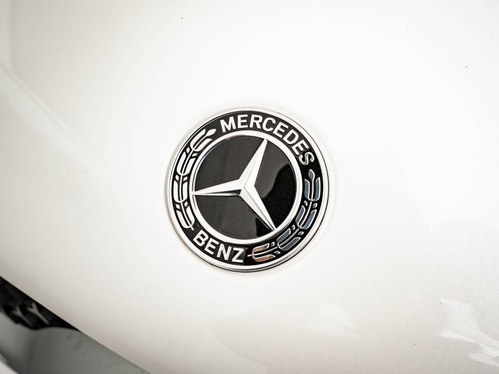 Used 2024 Manufaktur Diamond White Metallic Mercedes-Benz GLE 350 image 17