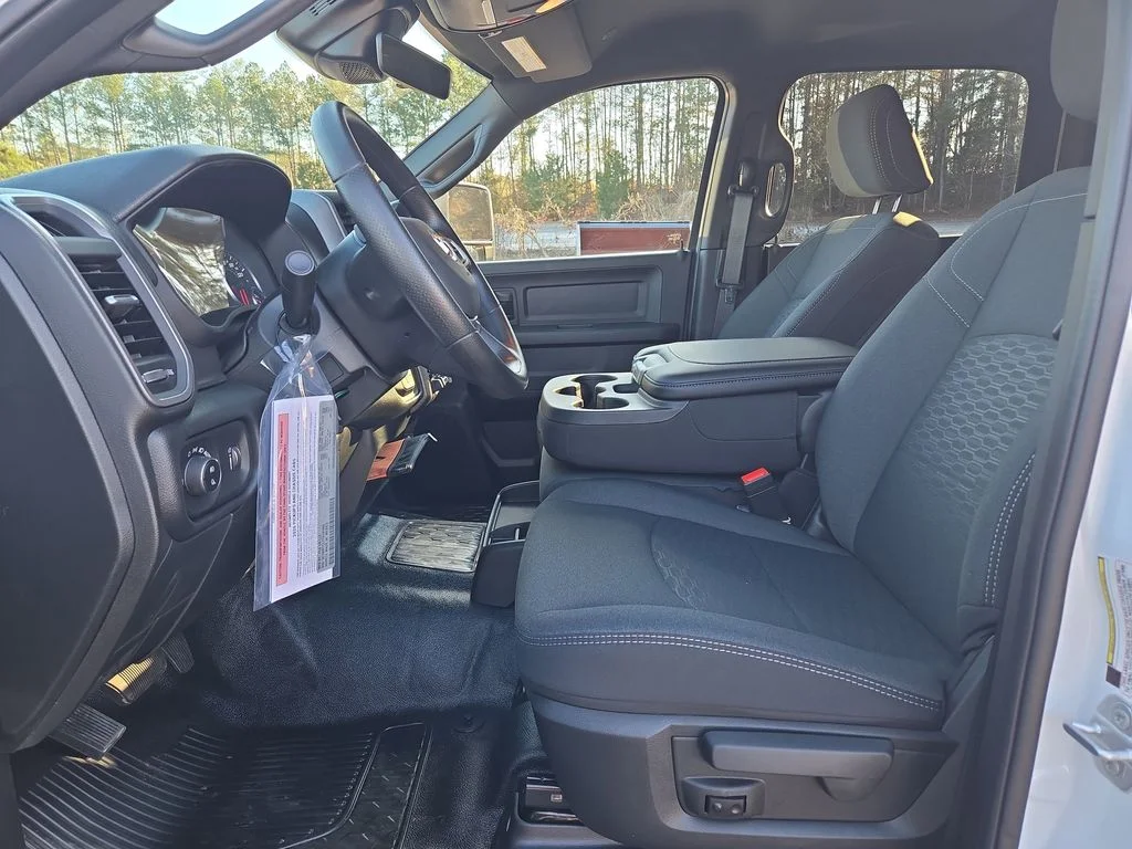 2026 RAM 3500 Chassis Tradesman - Photo 18