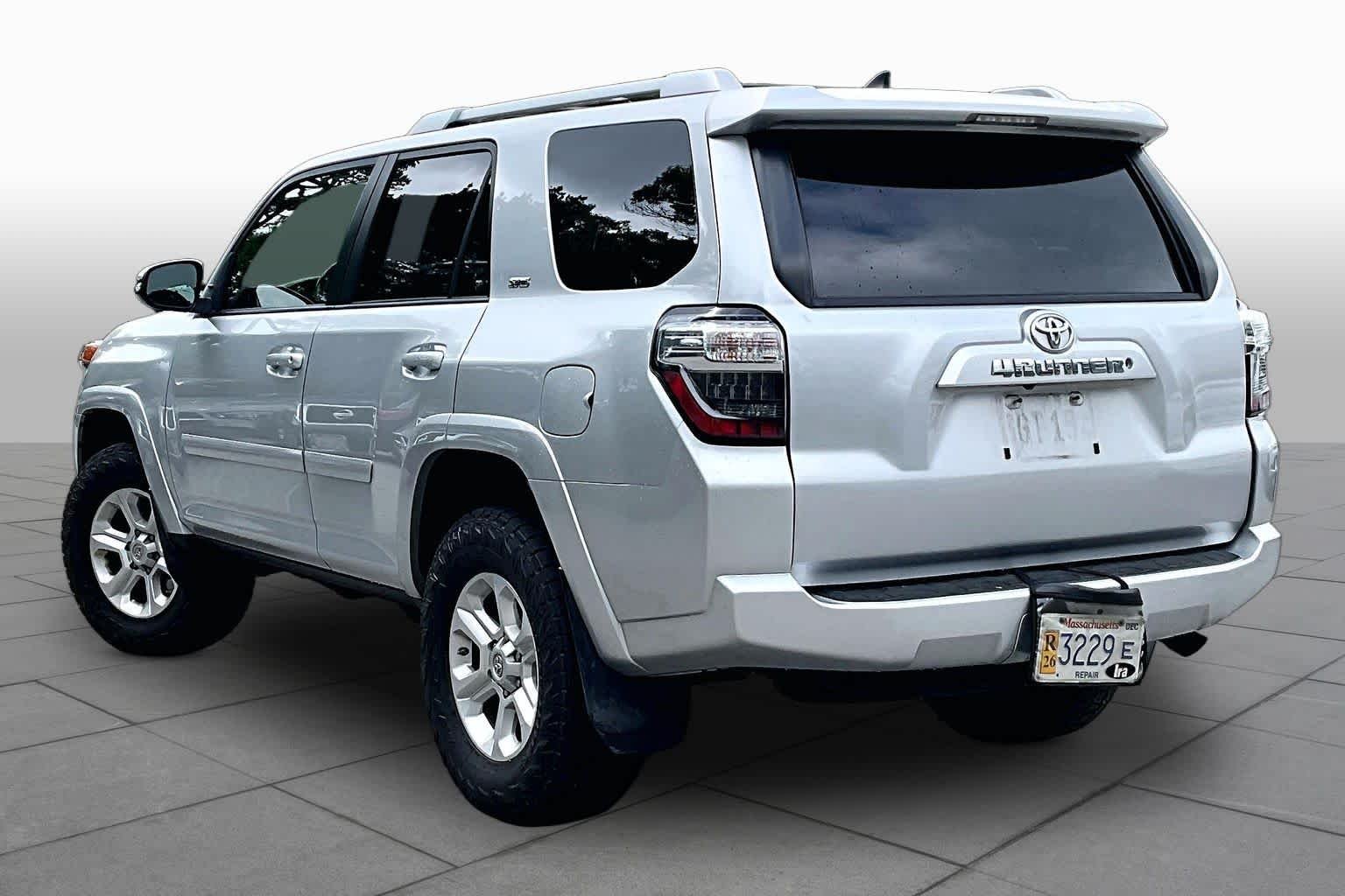 Used 2015 Classic Silver Metallic Toyota SR5 Premium image 10