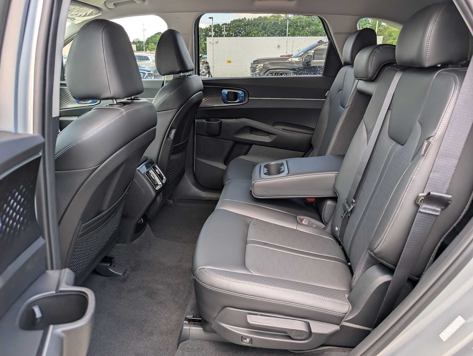 New 2026 Ivory Silver Kia S image 18