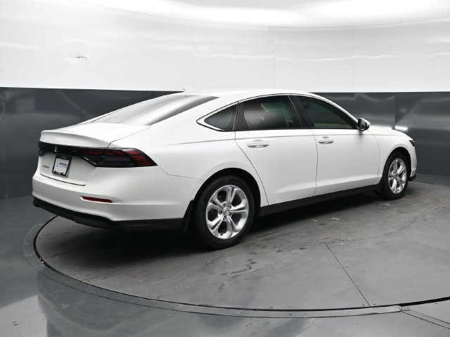New 2026 Platinum White Pearl Honda LX image 5