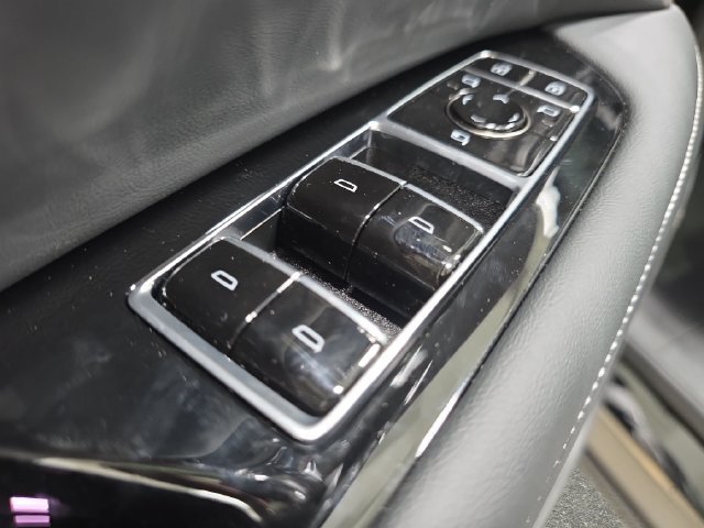 2027 Cadillac OPTIQ Sport - Photo 24