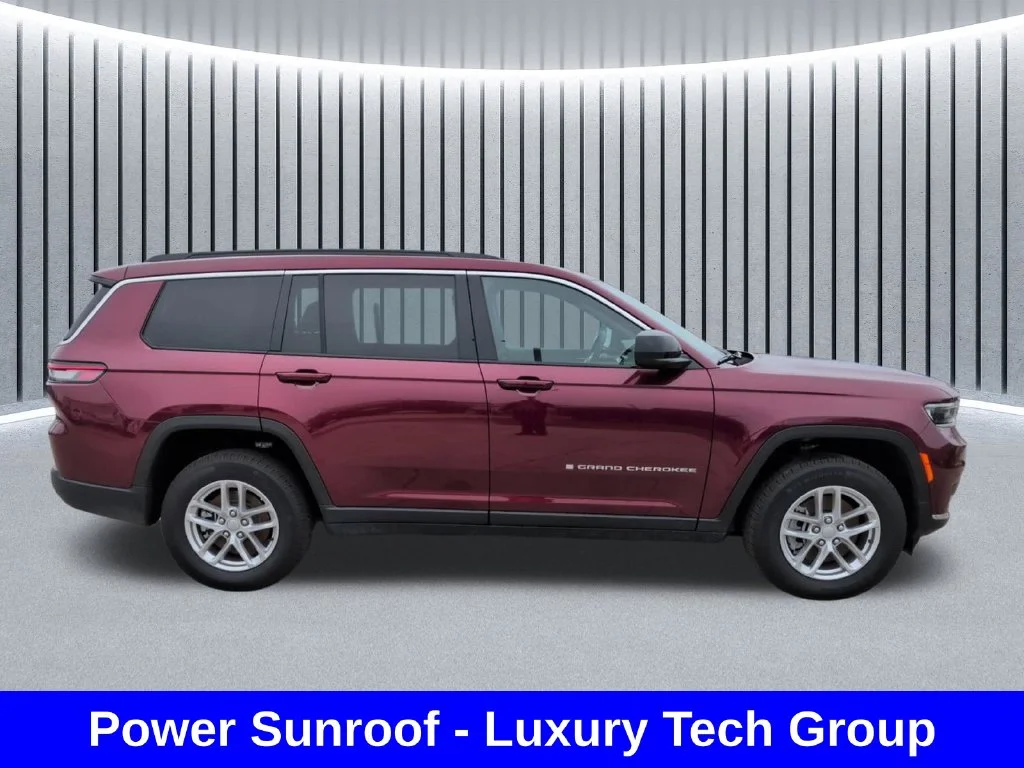 Used 2025 Red Jeep Laredo image 4