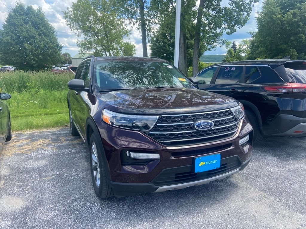 Used 2023 Red Metallic Ford XLT image 1