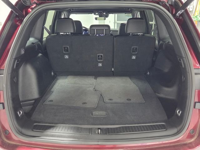 Used 2025 Red Jeep Altitude image 12