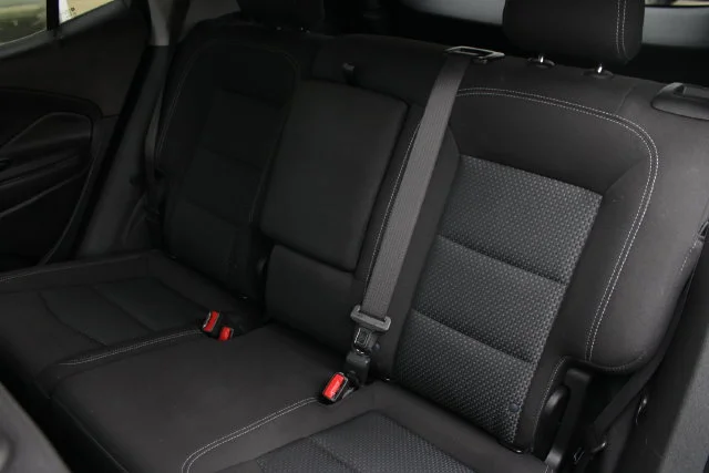 Used 2023 SUMMIT WHITE GMC SLE image 19