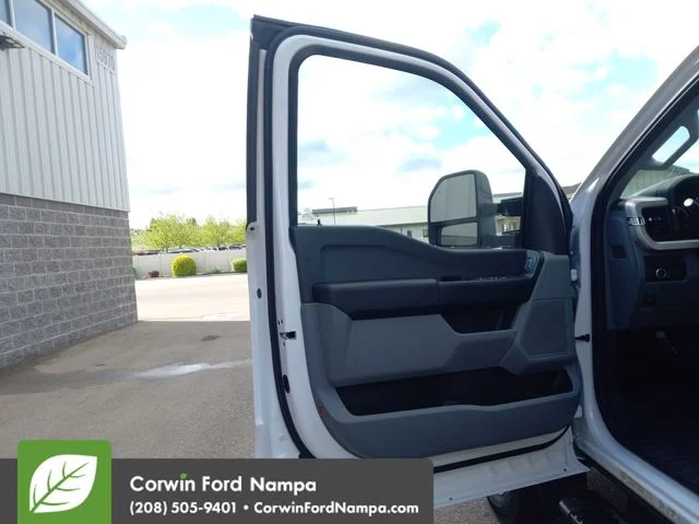New 2026 Oxford White Ford XL image 10