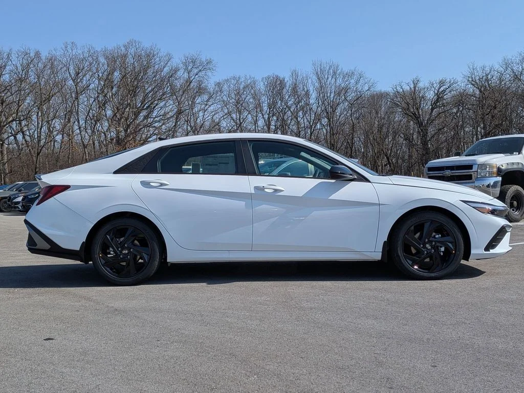 New 2026 White Hyundai SEL Sport image 8