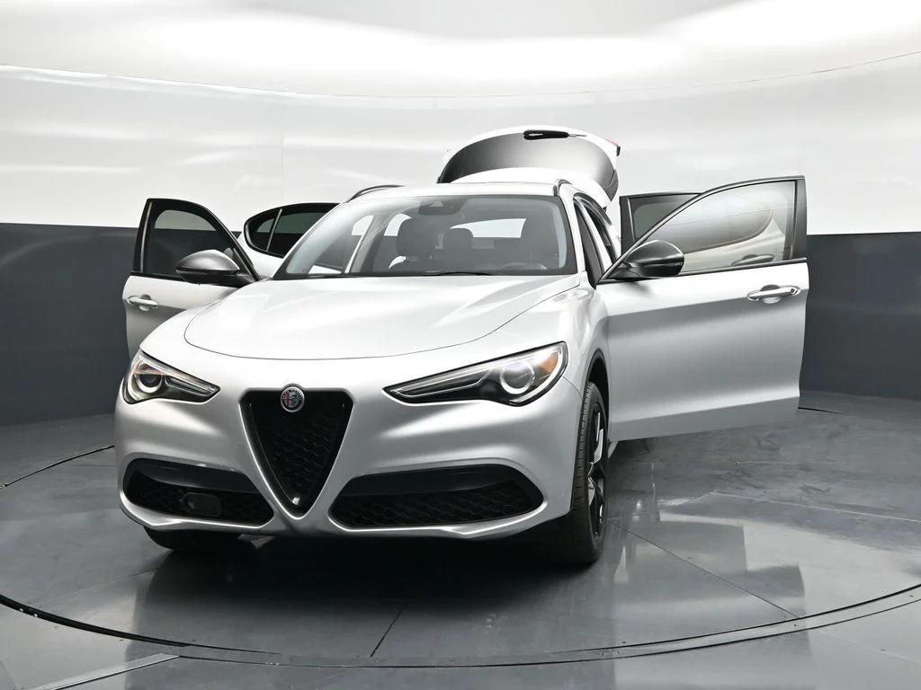 Used 2020 Gray Alfa Romeo Base image 28
