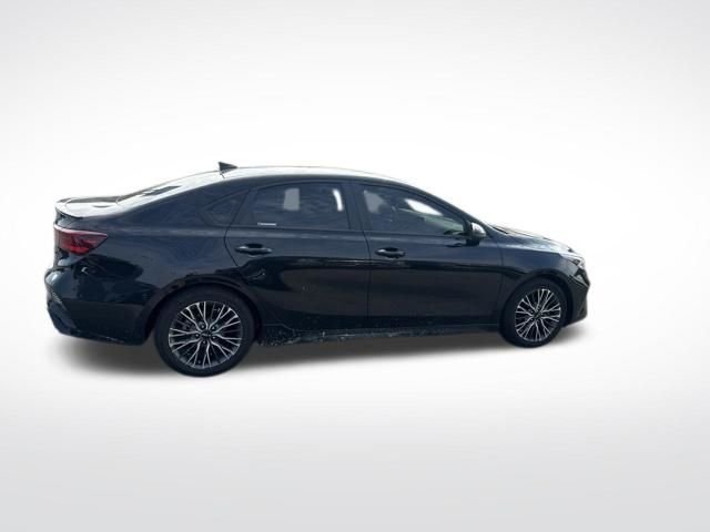 Used 2023 Black Kia GT-Line image 5