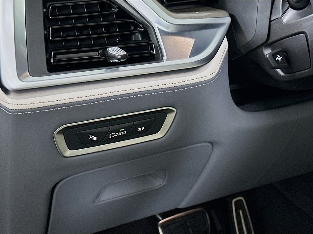 2025 BMW X7 M60i - Photo 10