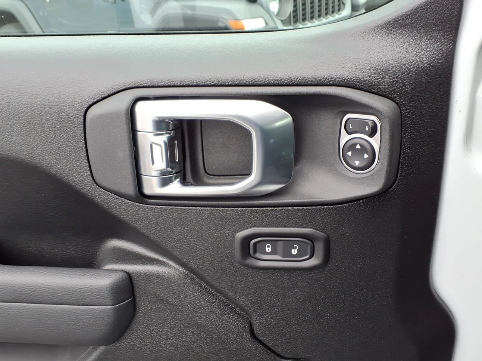 New 2026 Bright White Clearcoat Jeep Mojave image 14