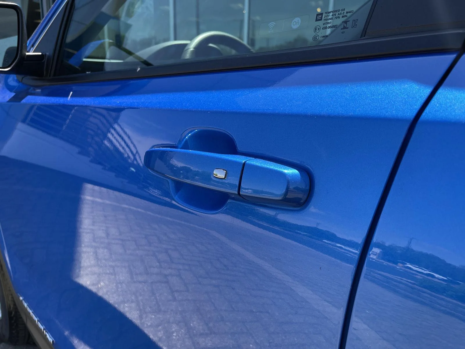 Used 2024 Riptide Metallic GMC SLE image 11