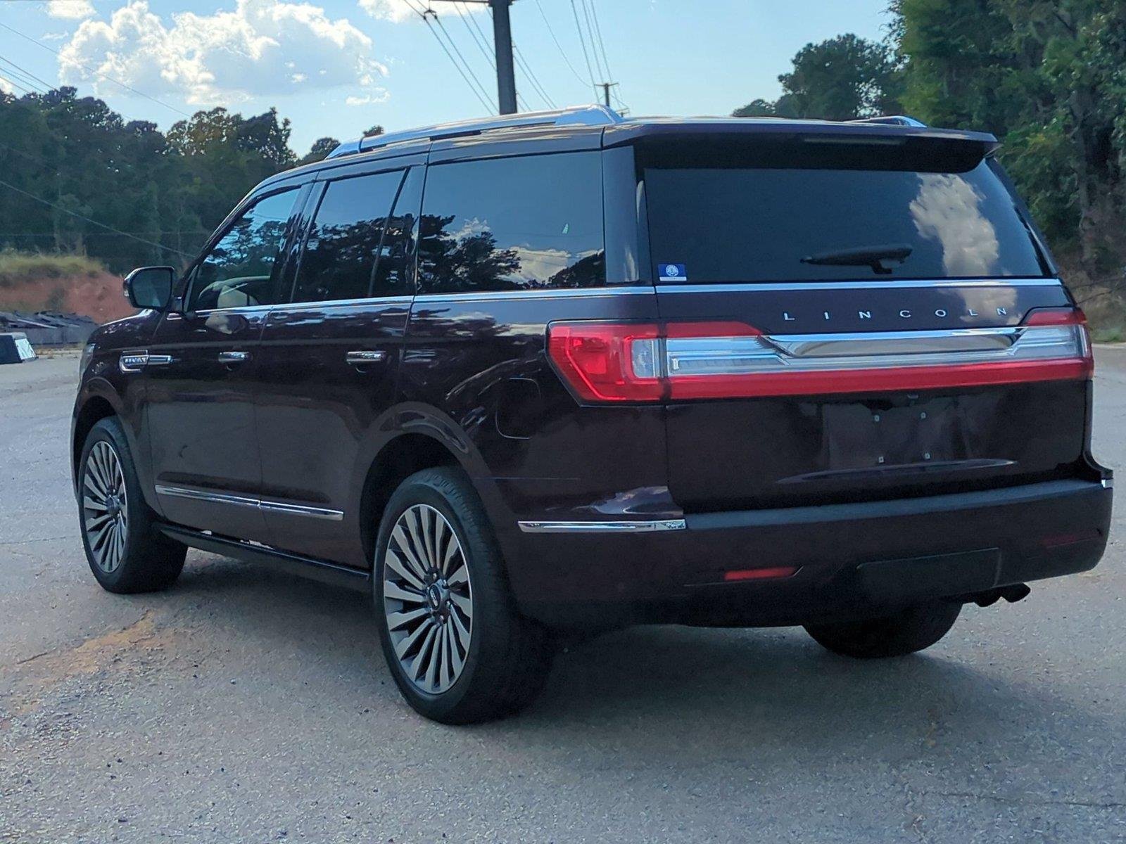 Used 2019 Burgundy Velvet Metallic Tinted Clearcoat Lincoln Reserve image 3