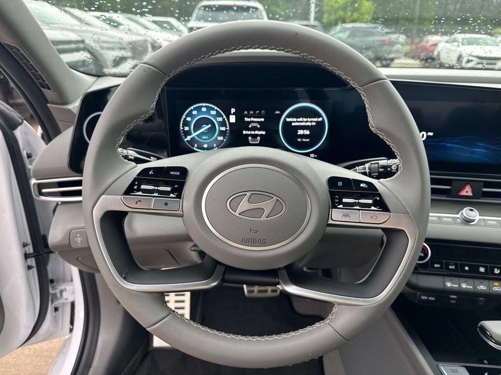 2025 Hyundai Elantra Blue - Photo 9
